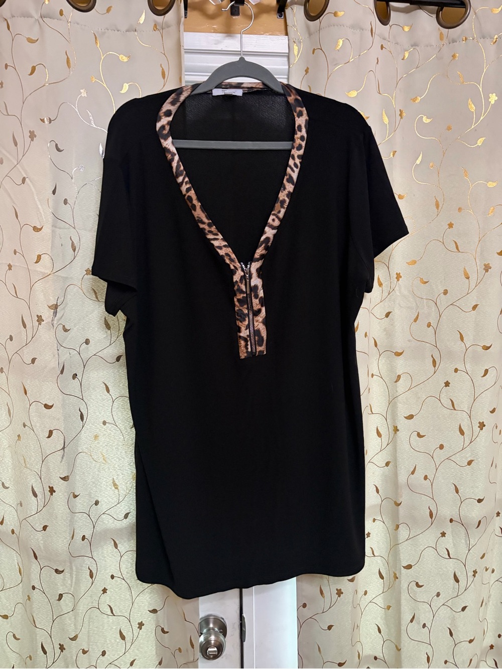 89th & Madison Black V-Neck Tunic with Leopard Trim